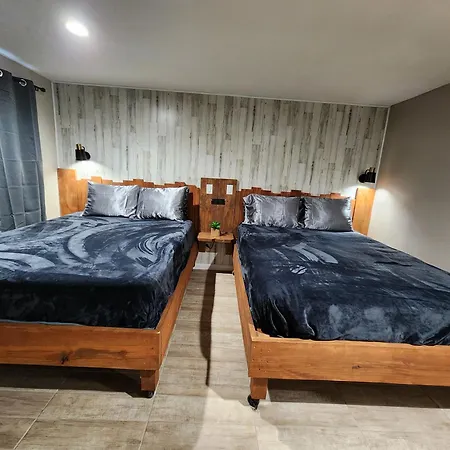 River Inn By Niagara Falls Room photo